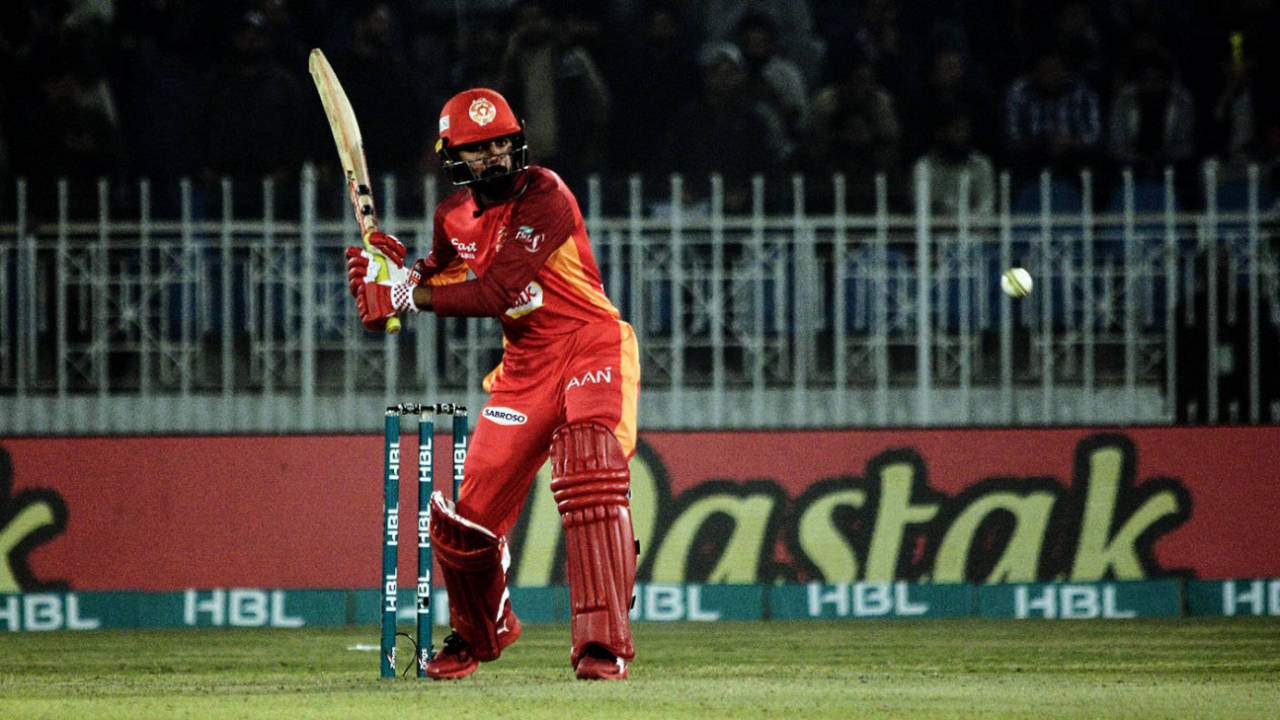 Shadab Khan lines up to hit the ball, Quetta Gladiators v Islamabad United, PSL 2020, Rawalpindi, February 27, 2020
