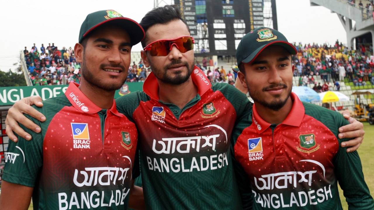 Mashrafe Mortaza with the two debutants, Mohammad Naim and Afif Hossain, Bangladesh v Zimbabwe, 3rd ODI, Sylhet, March 6, 2020