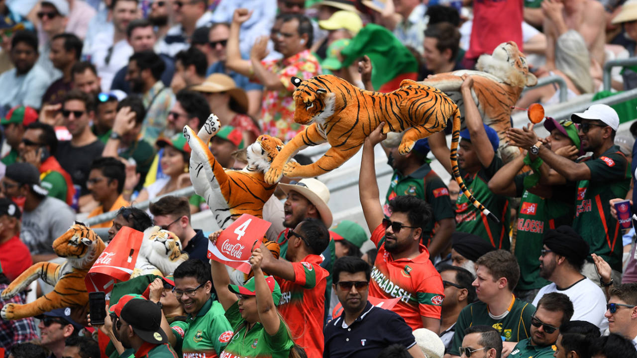 Bangladesh fans find their voice at The Oval in the 2019 World Cup&nbsp;&nbsp;&bull;&nbsp;&nbsp;ICC via Getty