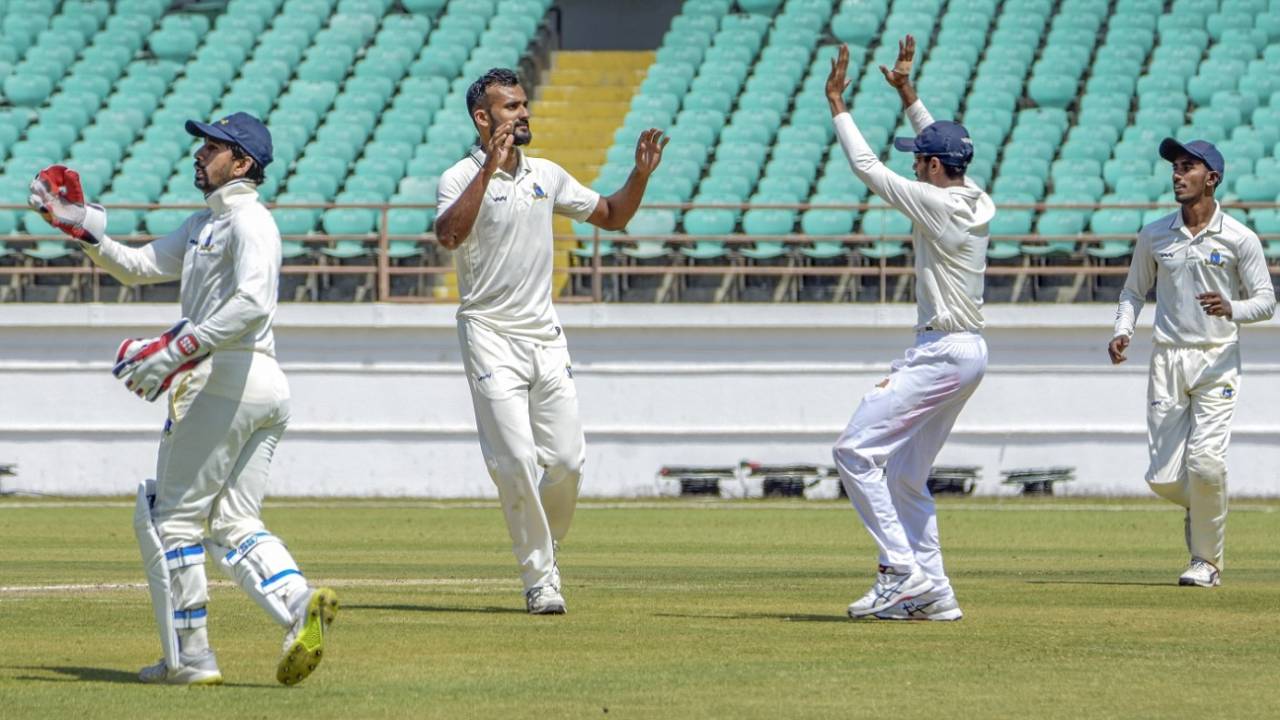 File photo: Akash Deep picked up ten wickets against Haryana&nbsp;&nbsp;&bull;&nbsp;&nbsp;PTI 