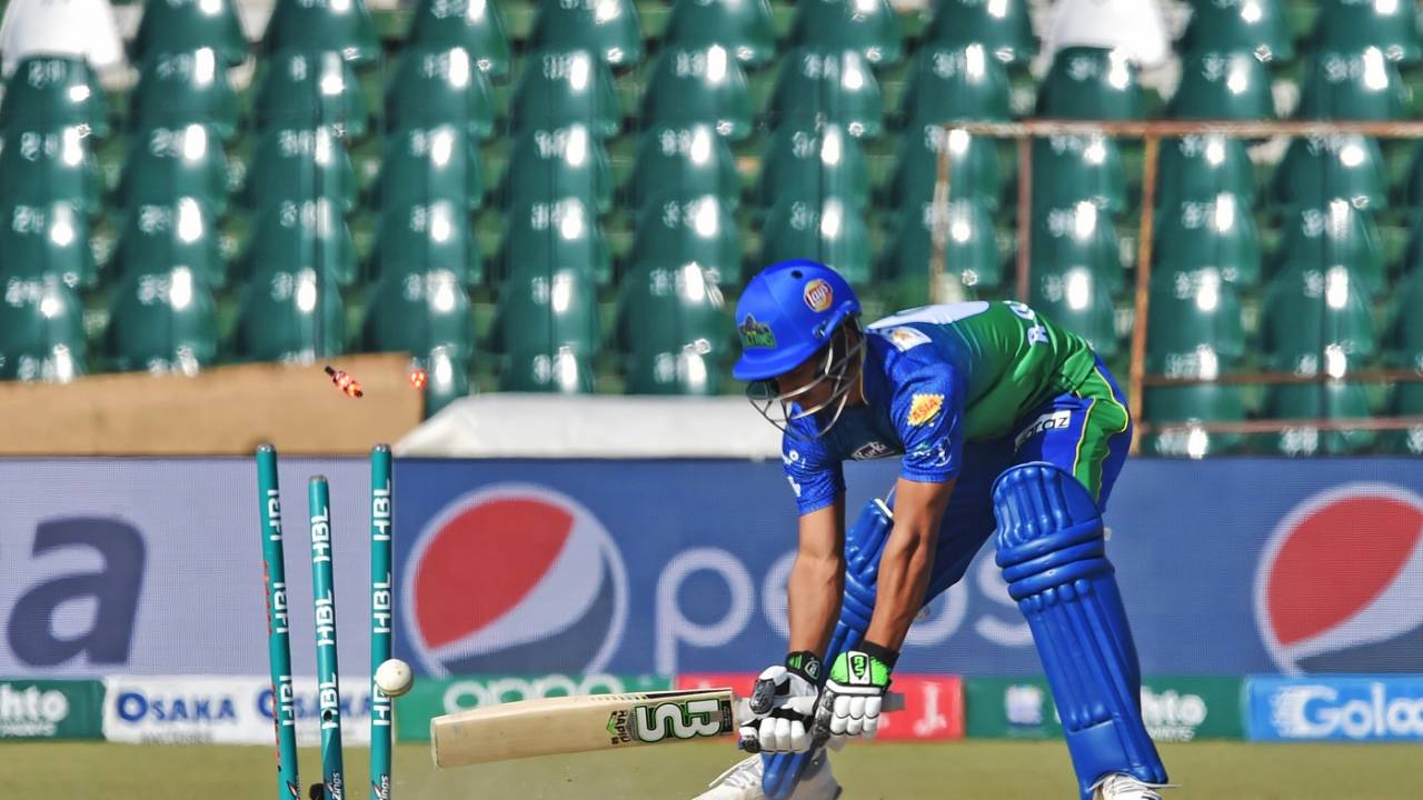 Rohail Nazir fails to keep a yorker out, Lahore Qalandars v Multan Sultans, PSL 2020, Lahore, March 15, 2020
