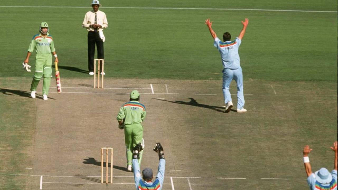 Rameez Raja is lbw to Derek Pringle, England v Pakistan, 1992 World Cup final, Melboure, March 25, 1992