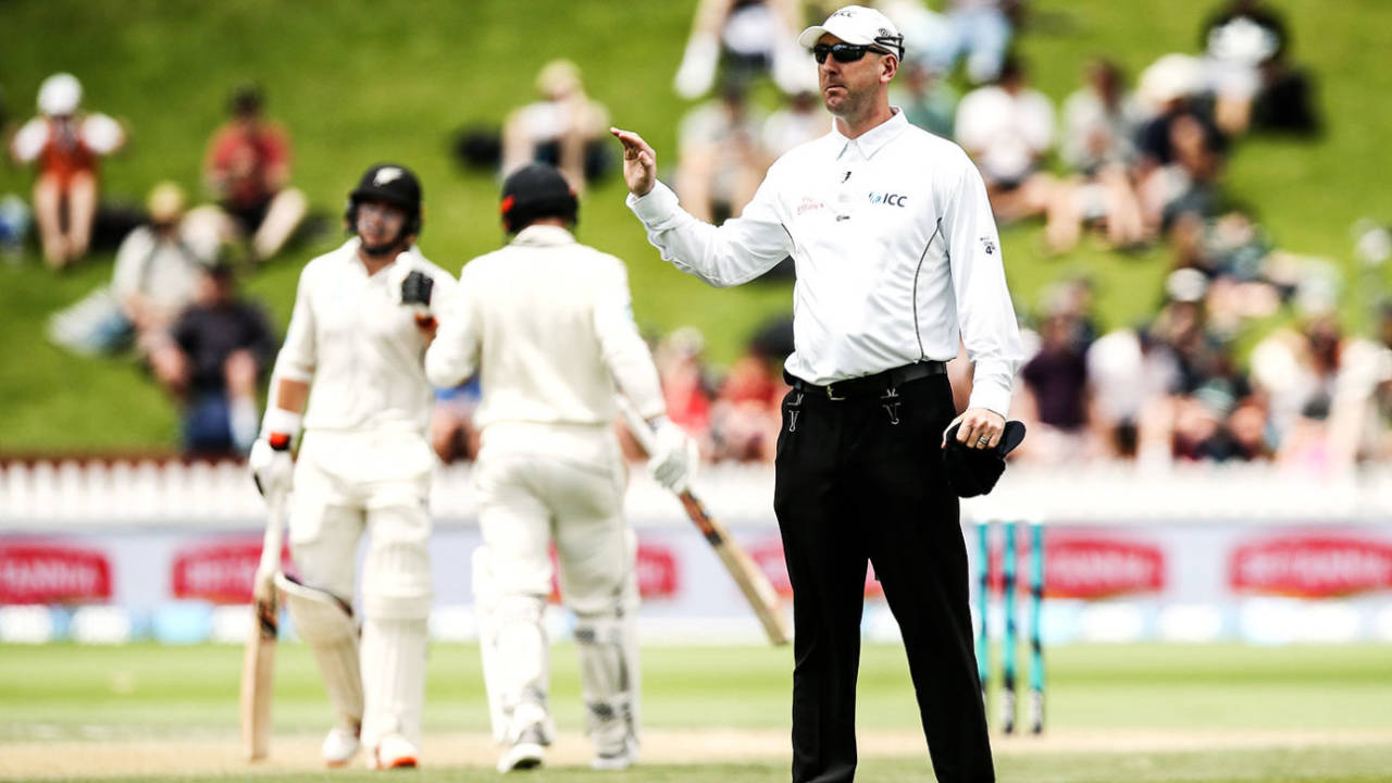 Umpire Michael Gough signals a four, New Zealand v Sri Lanka, 1st Test, Wellington, 3rd day, December 17, 2018