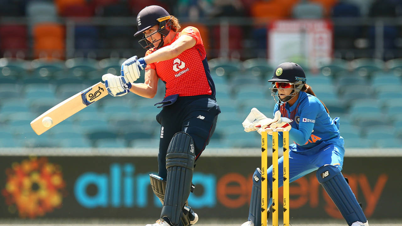 Nat Sciver pulls through midwicket, England Women v India Women, T20I Tri-Series, Canberra, January 31, 2020 
