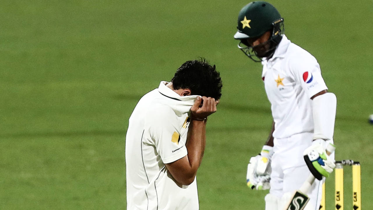 Mitchell Starc can't bear to face the world after being cut down to size by Asad Shafiq&nbsp;&nbsp;&bull;&nbsp;&nbsp;Cricket Australia/Getty Images