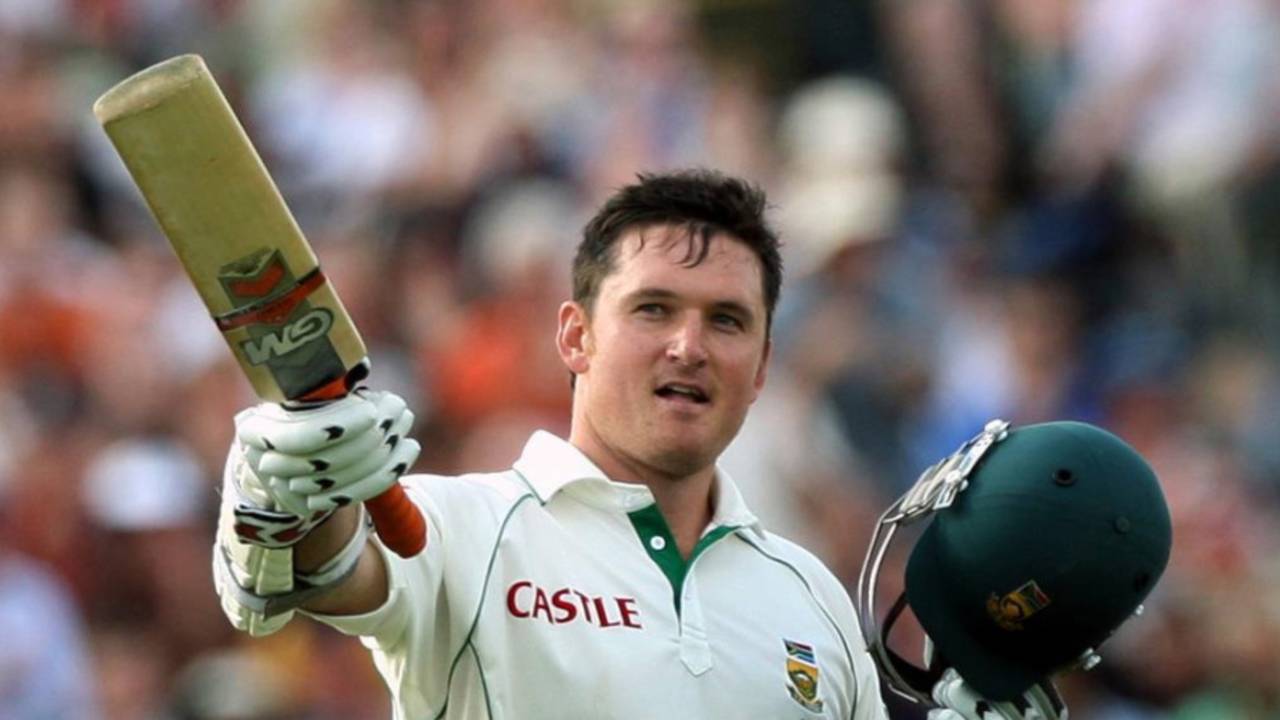 Graeme Smith acknowledges the crowd after his first-innings hundred, England v South Africa, first Test, day one, Birmingham, August 2, 2008