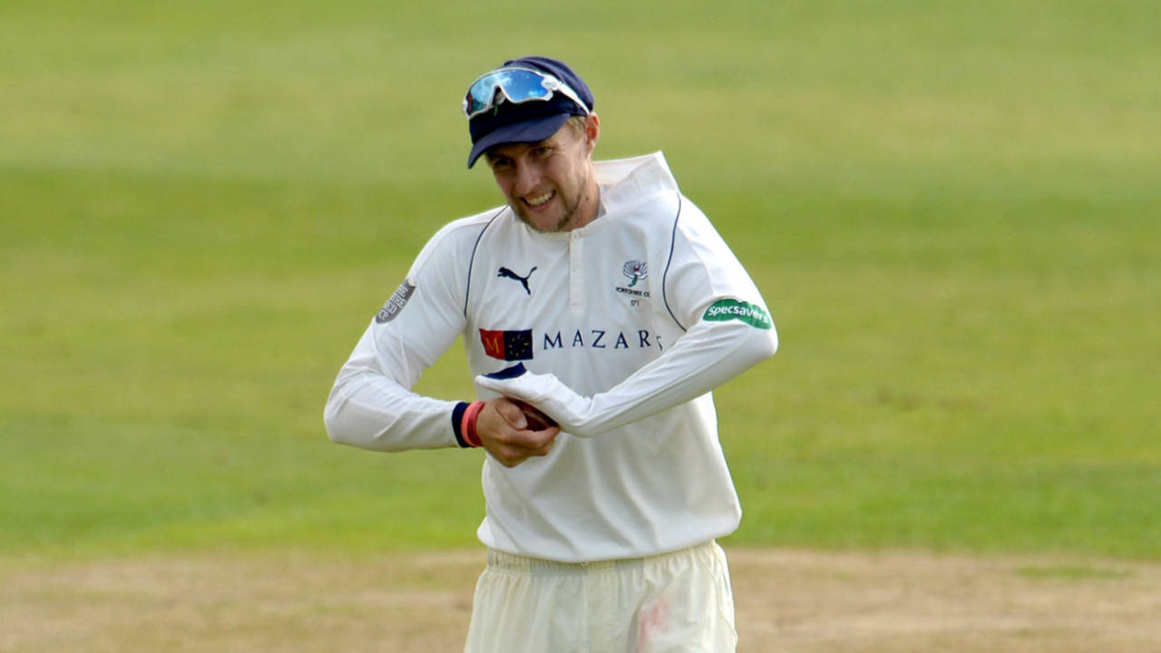 Joe Root shines the ball, Essex vs Yorkshire, May 4, 2018
