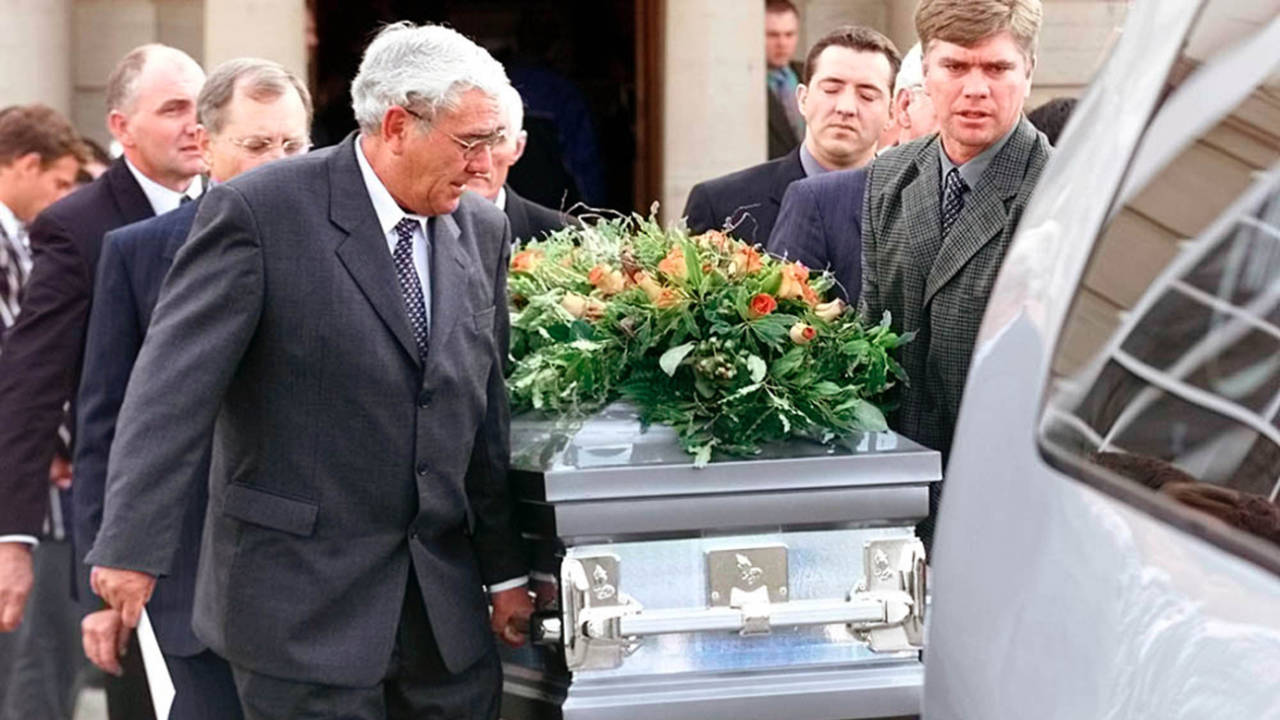 Ewie Cronje at his son Hansie's funeral in 2002&nbsp;&nbsp;&bull;&nbsp;&nbsp;Associated Press