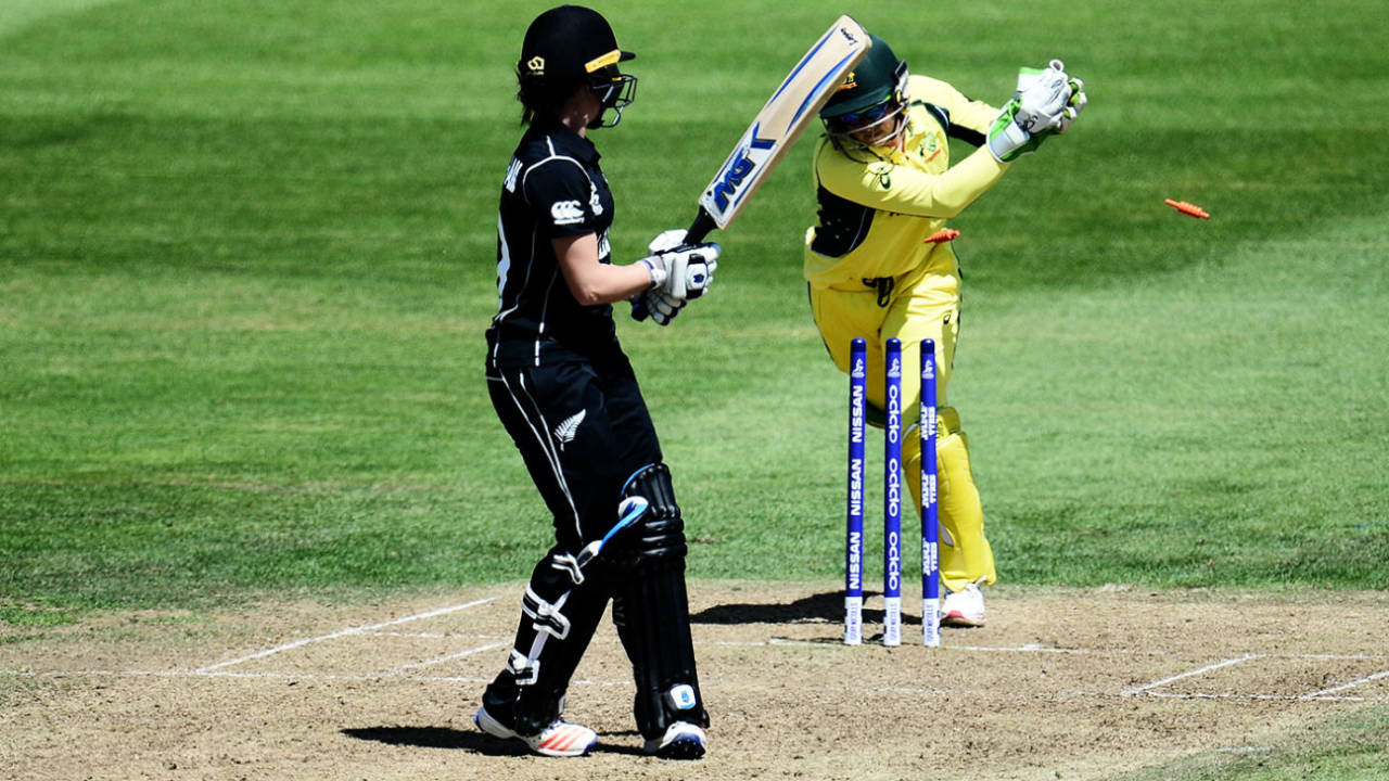 Alyssa Healy stumps Erin Bermingham, Australia v New Zealand, Women's World Cup 2017, Bristol, July 2, 2017