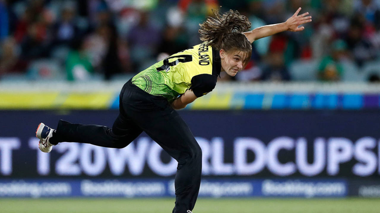 Annabel Sutherland in action during the T20 World Cup, Australia v Bangladesh, T20 World Cup, Canberra, February 27, 2020