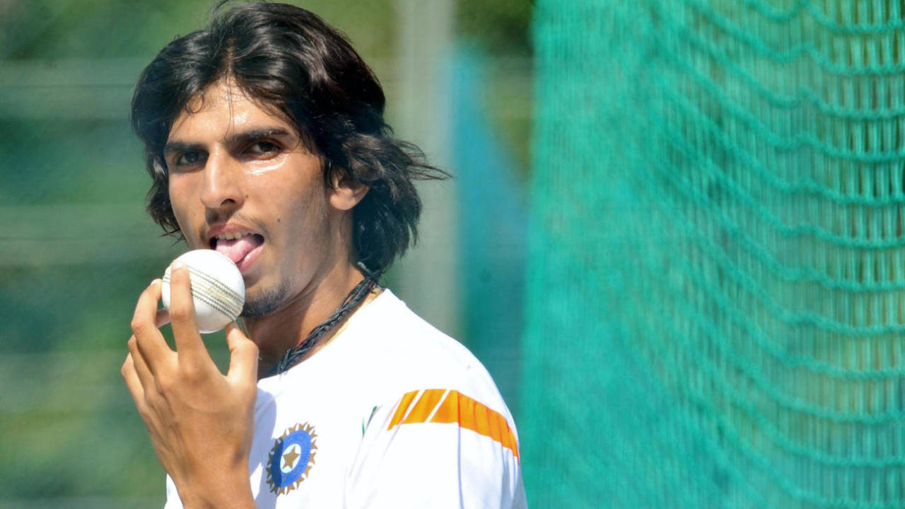 Ishant Sharma licks the ball during training session, Dambulla International Cricket stadium, Dambulla, Colombo, January 27, 2009