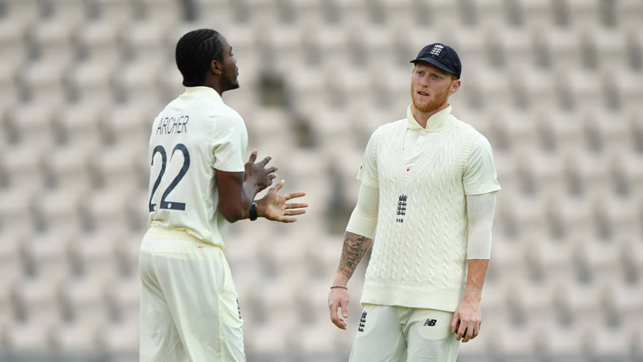 Ben Stokes speaks with Jofra Archer, England v West Indies, 1st Test, day 2, Southampton, July 09, 2020