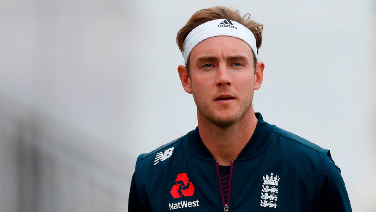 Stuart Broad wearing his new-look bandana, England v West Indies, 1st Test, day 2, Southampton, July 09, 2020