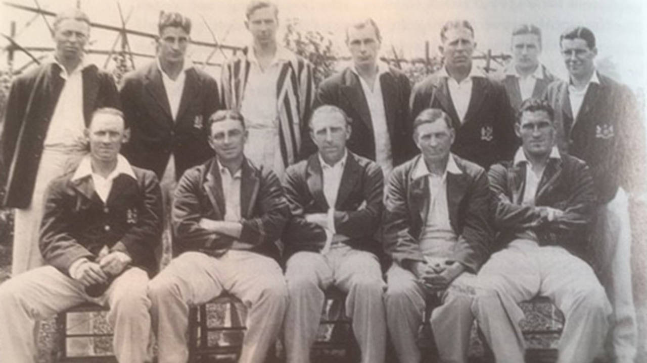 Gloucestershire pose for a team photo, 1933