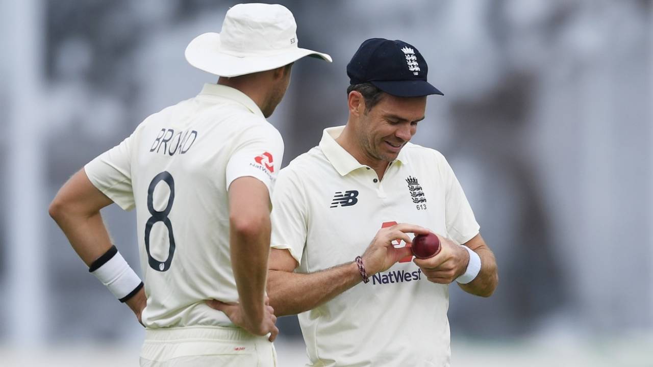 James Anderson and Stuart Broad swung the second morning England's way, England v Pakistan, 1st Test, Old Trafford, 2nd day, August 6, 2020