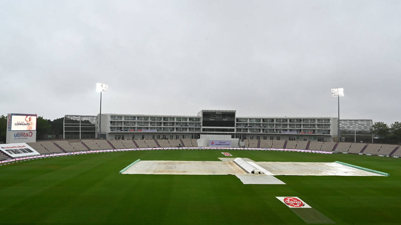 Gloomy scenes greeted the start of day three, England v Pakistan, Ageas Bowl, 2nd Test, 3rd day, August 15, 2020