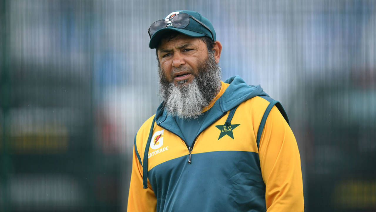 Mushtaq Ahmed defended Pakistan's efforts with the ball&nbsp;&nbsp;&bull;&nbsp;&nbsp;Gareth Copley/Getty Images