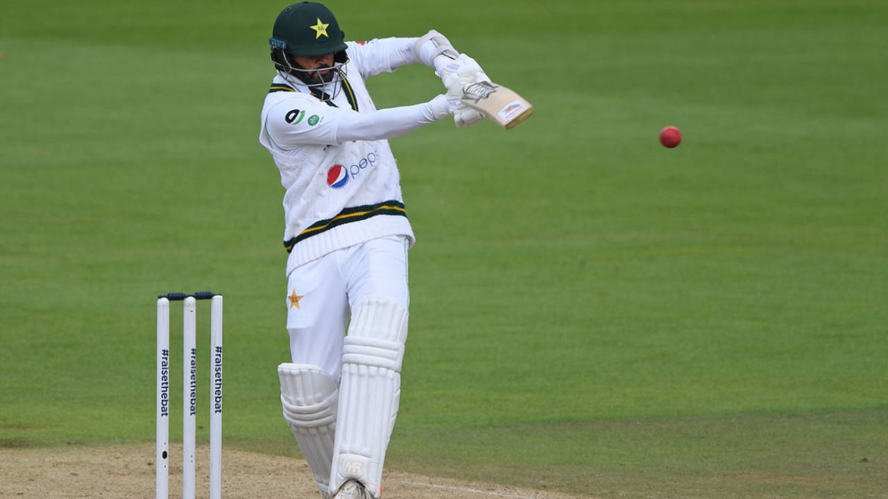 Azhar Ali rolls his wrists on a pull, England v Pakistan, 3rd Test, Southampton, 3rd day, August 23, 2020