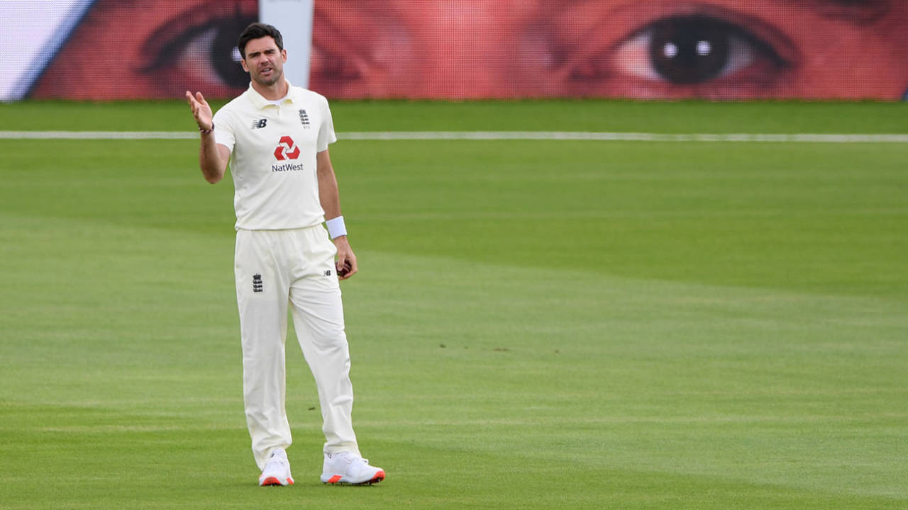 All eyes on Jimmy: James Anderson started the day on 598 Test wickets, England v Pakistan, 3rd Test, Southampton, 4th day, August 24, 2020