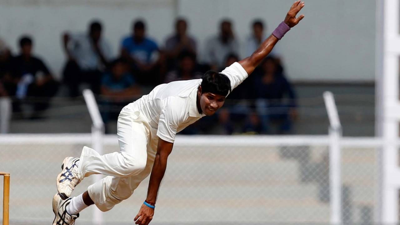 Ashok Dinda took 420 first-class wickets at an average of 28.28&nbsp;&nbsp;&bull;&nbsp;&nbsp;Hindustan Times via Getty Images