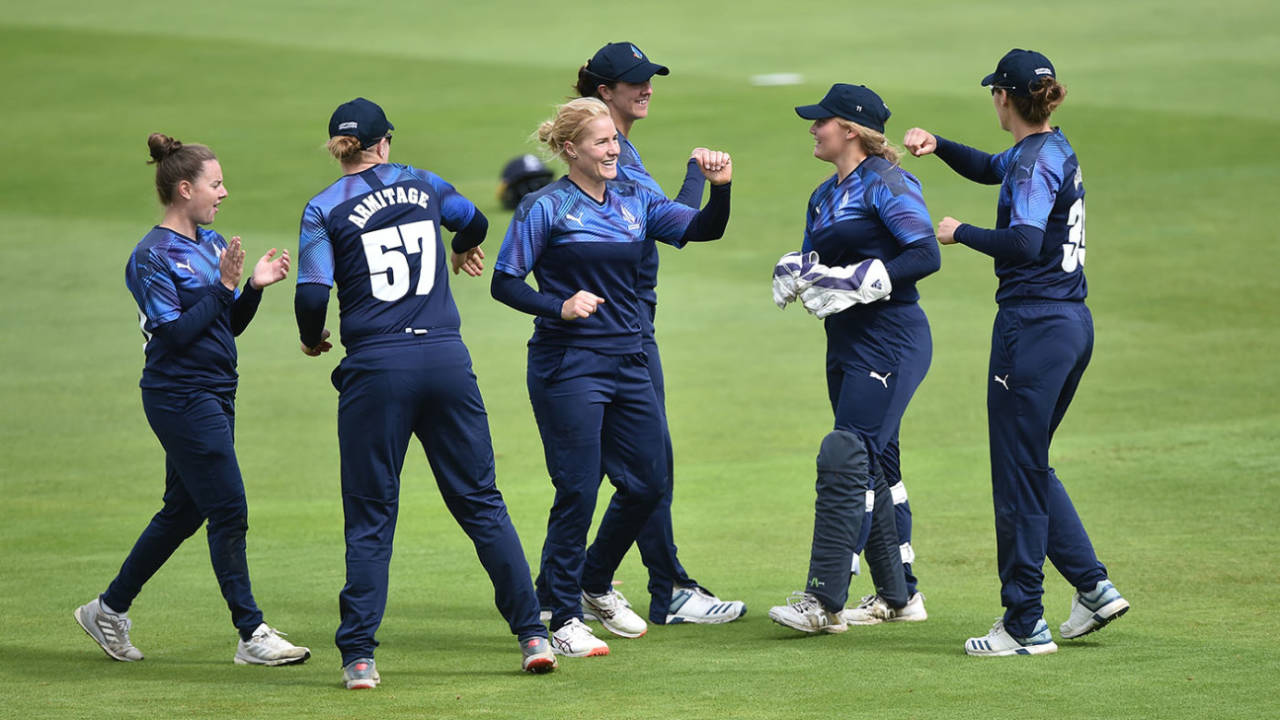 Katherine Brunt's burst helped the Northern Diamonds to victory&nbsp;&nbsp;&bull;&nbsp;&nbsp;Getty Images