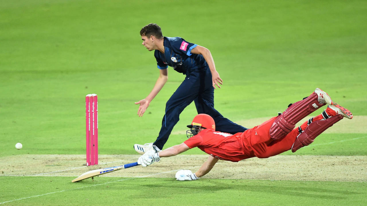 Alex Davies dives for his crease, Lancashire v Derbyshire, Headingley, Vitality Blast, August 31, 2020