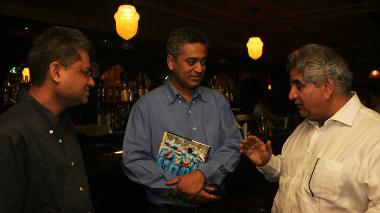 Rajdeep Sardesai at a book launch, New Delhi, October 30, 2006