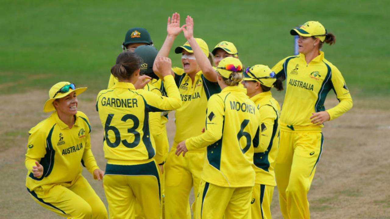 Ashleigh Gardner celebrates a wicket with her team-mates&nbsp;&nbsp;&bull;&nbsp;&nbsp;Getty Images