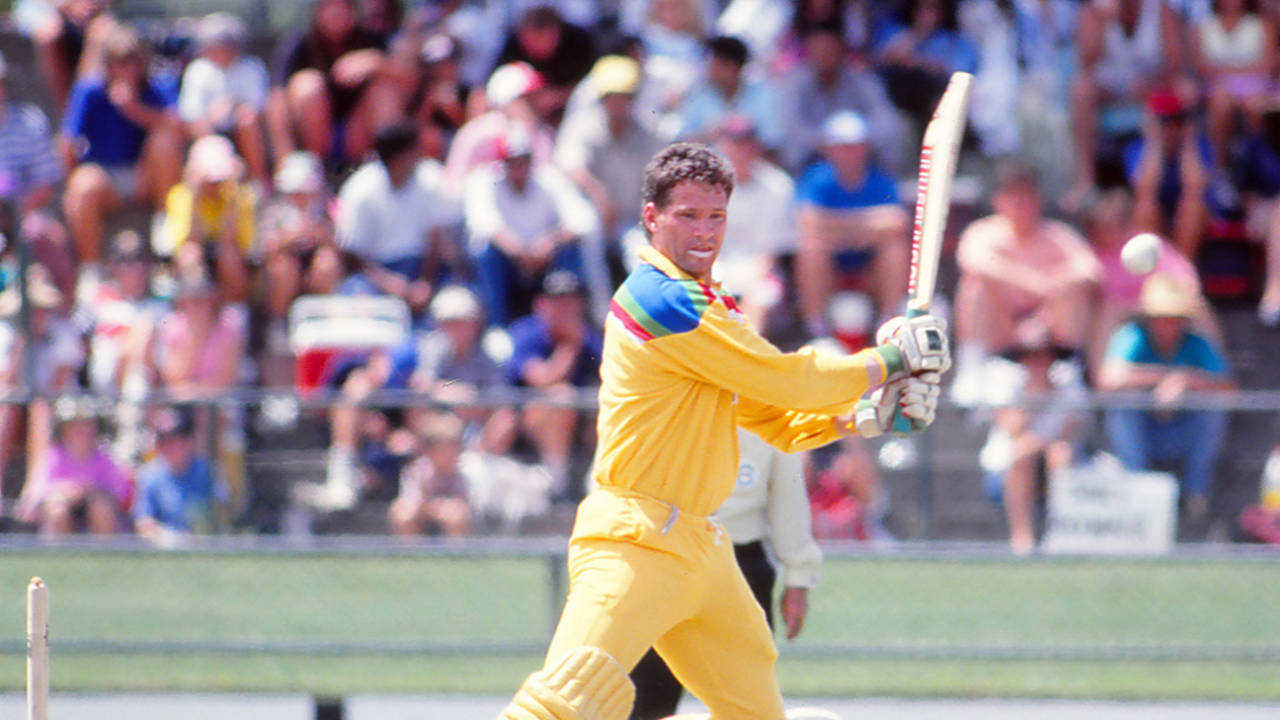 Dean Jones on his way to making 90 in a one-run win over India in the 1992 World Cup&nbsp;&nbsp;&bull;&nbsp;&nbsp;Getty Images