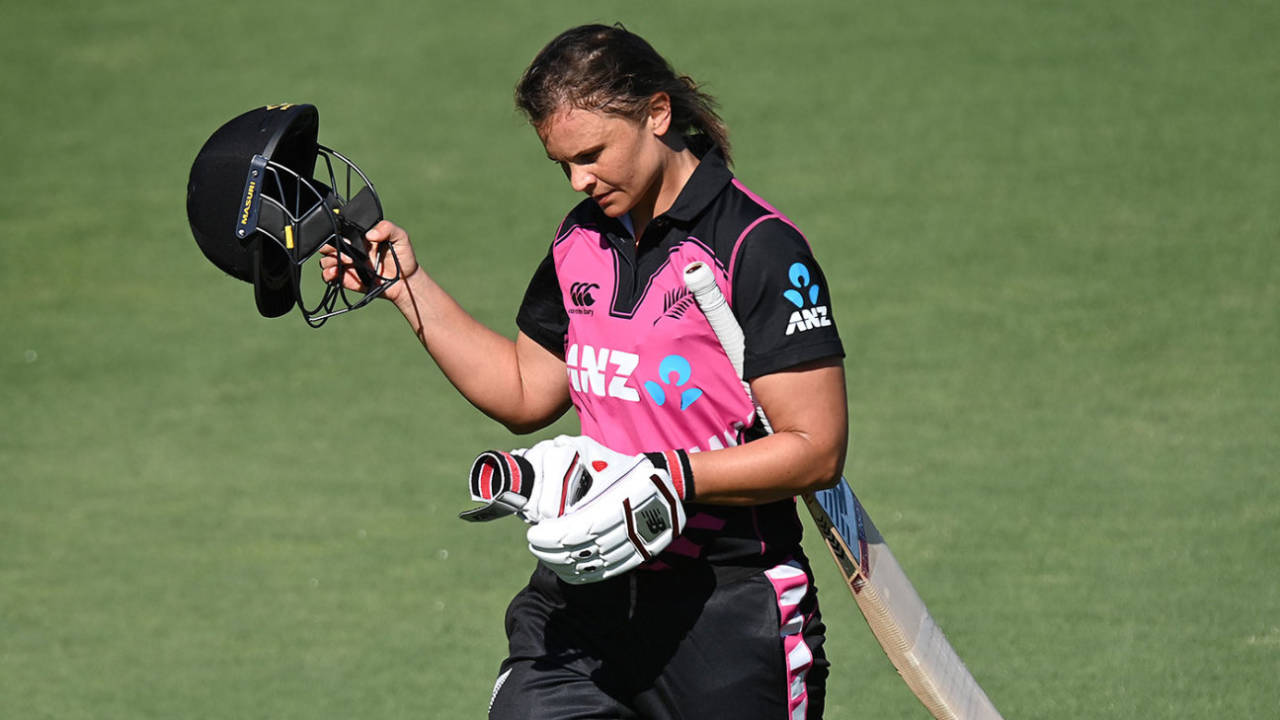 Suzie Bates trudges off during the second T20I&nbsp;&nbsp;&bull;&nbsp;&nbsp;Getty Images