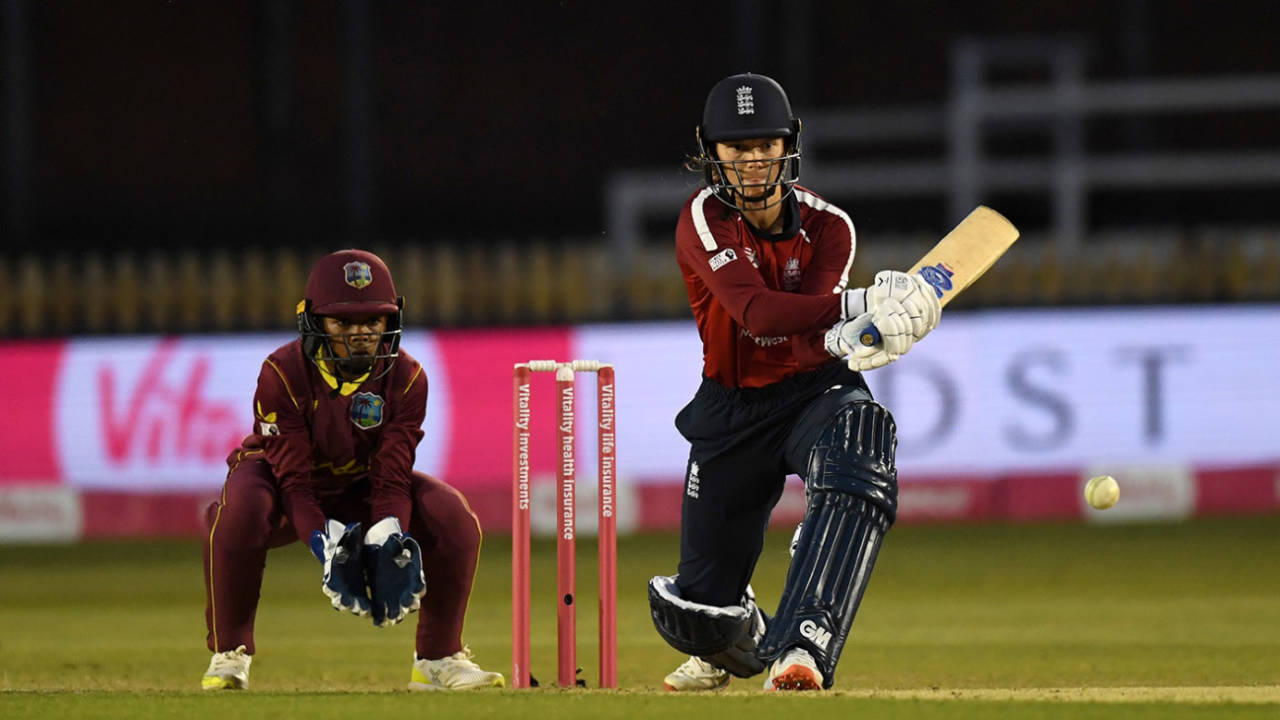 Amy Jones lines up a reverse sweep, England vs West Indies, 4th T20I, Derby, September 28, 2020