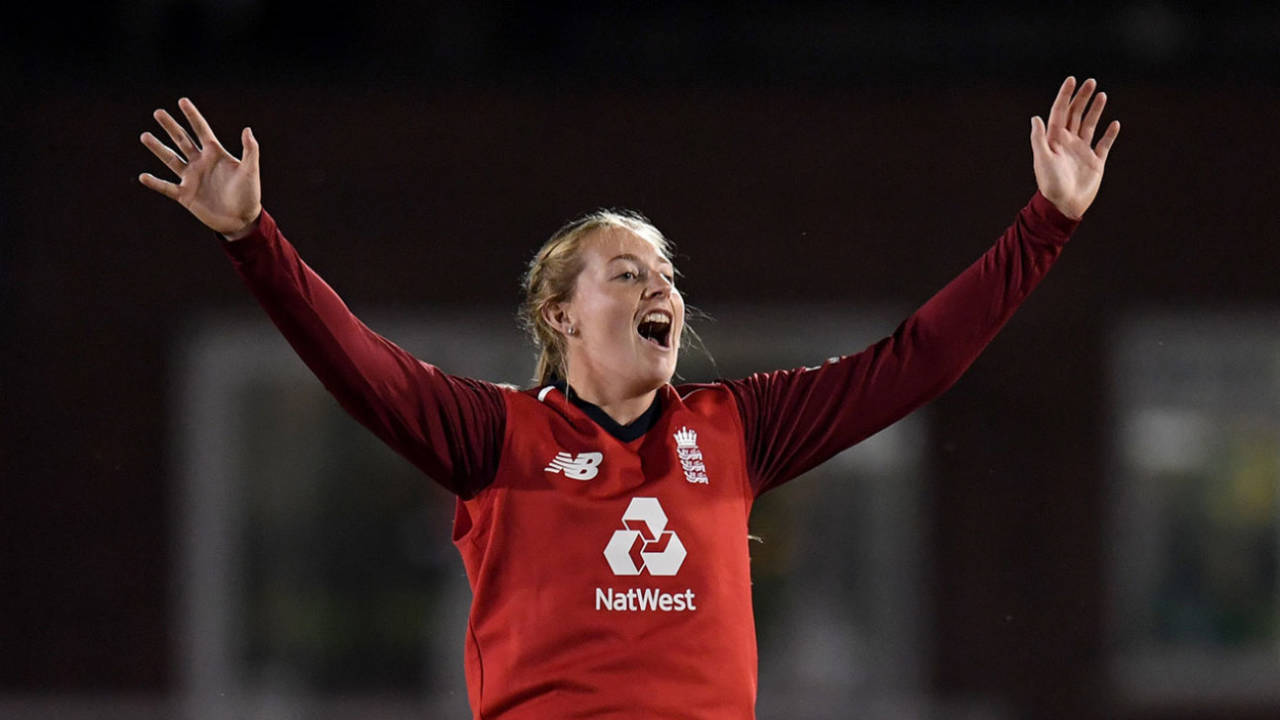 Sophie Ecclestone appeals for another wicket, England vs West Indies, 4th T20I, Derby, September 28, 2020