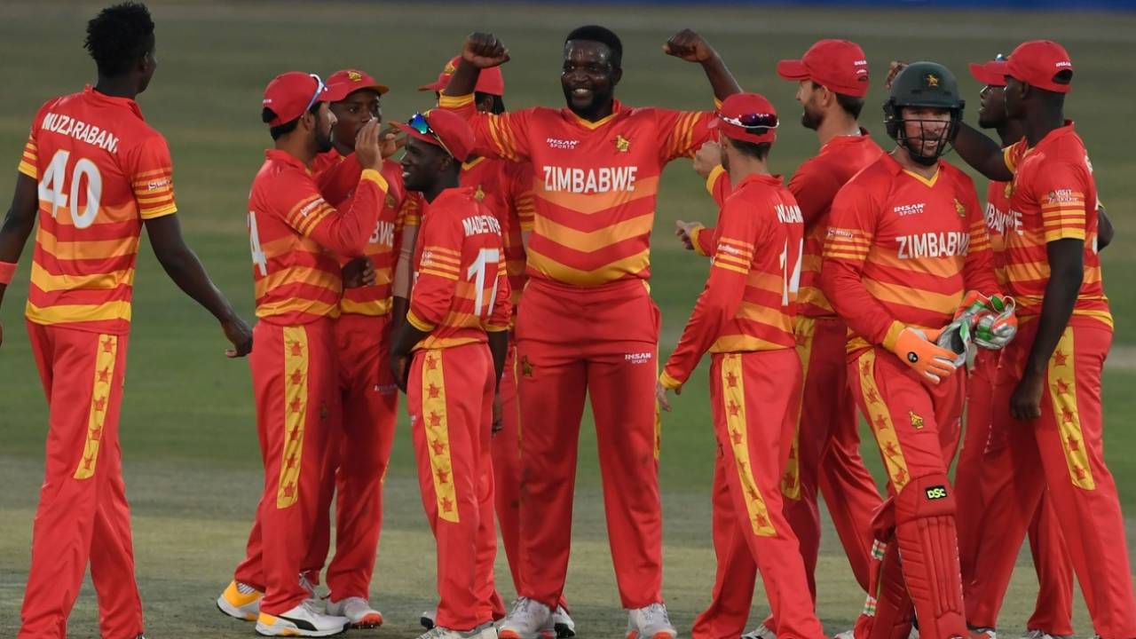 Tendai Chisoro celebrates with team-mates after dismissing Abid Ali , Pakistan v Zimbabwe, 2nd ODI, Rawalpindi, November 1, 2020
