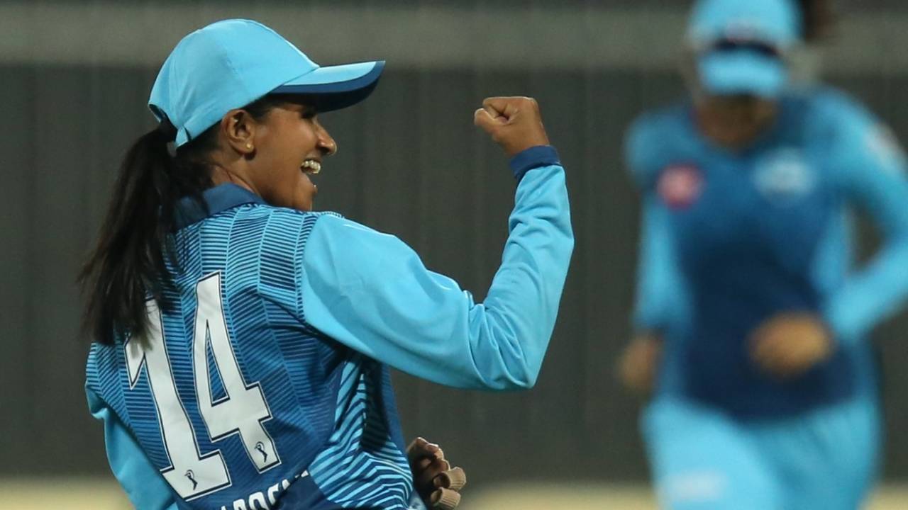 Shashikala Siriwardene is pumped after picking up Mithali Raj's wicket, Supernovas vs Velocity, Women's T20 Challenge, Sharjah, November 4, 2020