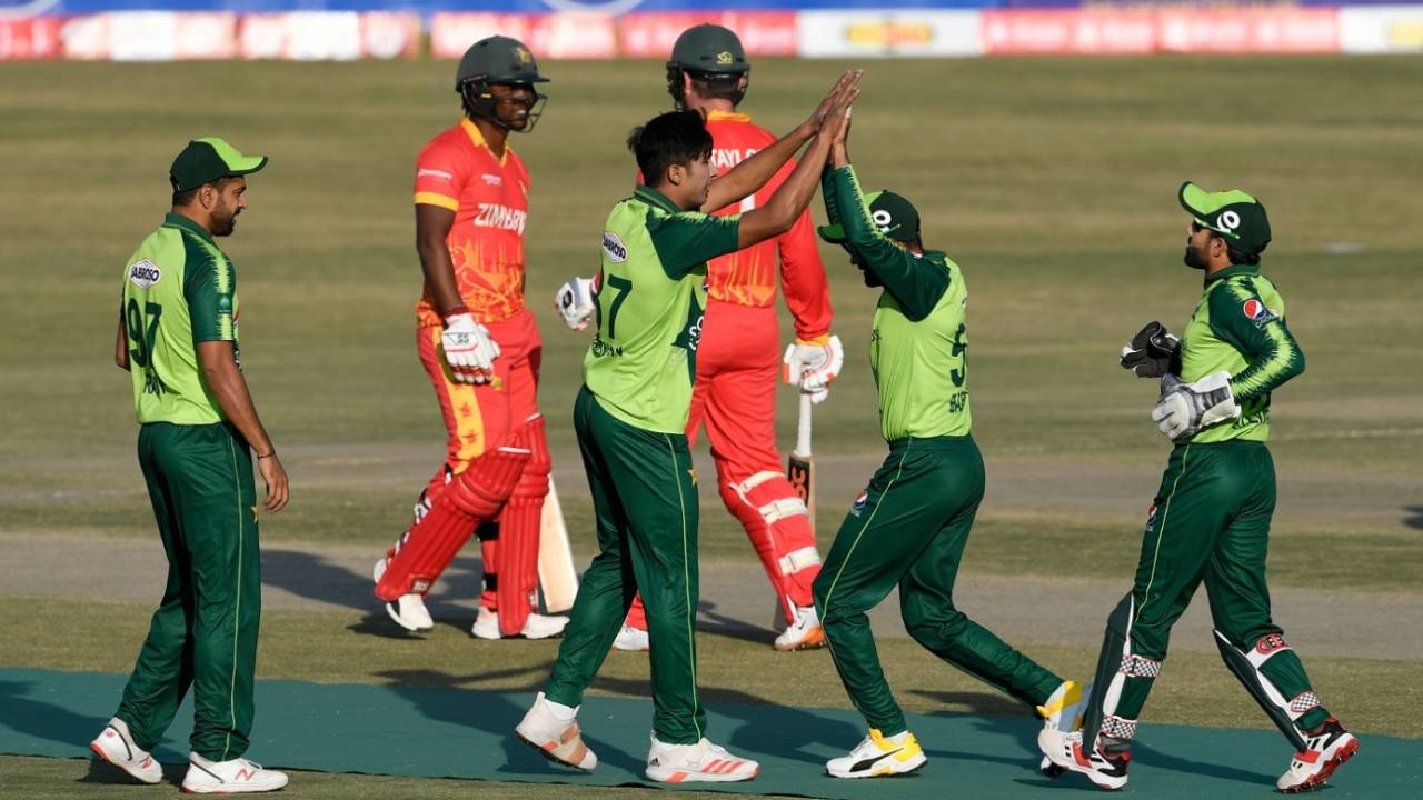 Mohammad Hasnain celebrates after dismissing Zimbabwe captain Chamu Chibhabha, Pakistan vs Zimbabwe, 1st T20I, Rawalpindi, November 7, 2020