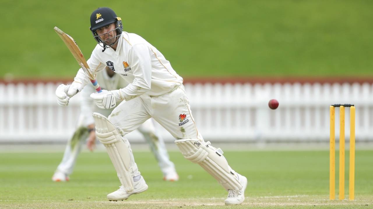 Tom Blundell was given out obstructing the field, Wellington vs Otago, Wellington, 3rd day, Plunket Shield, November 07, 2020