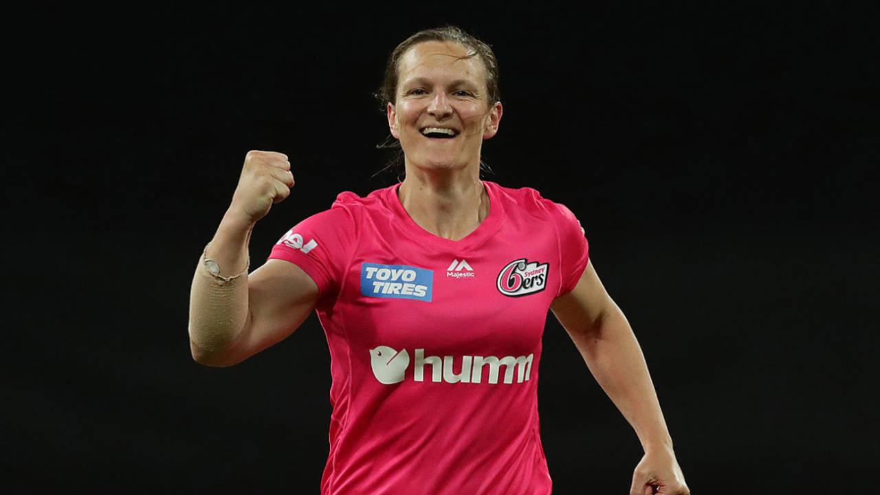 Sarah Aley celebrates taking a wicket during the 2020 WBBL&nbsp;&nbsp;&bull;&nbsp;&nbsp;Getty Images