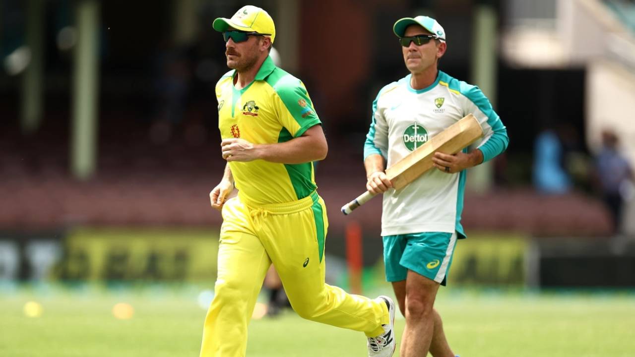 The Australian think tank - captain Aaron Finch and coach Justin Langer, Sydney, Australia vs India, 2nd ODI, November 29, 2020