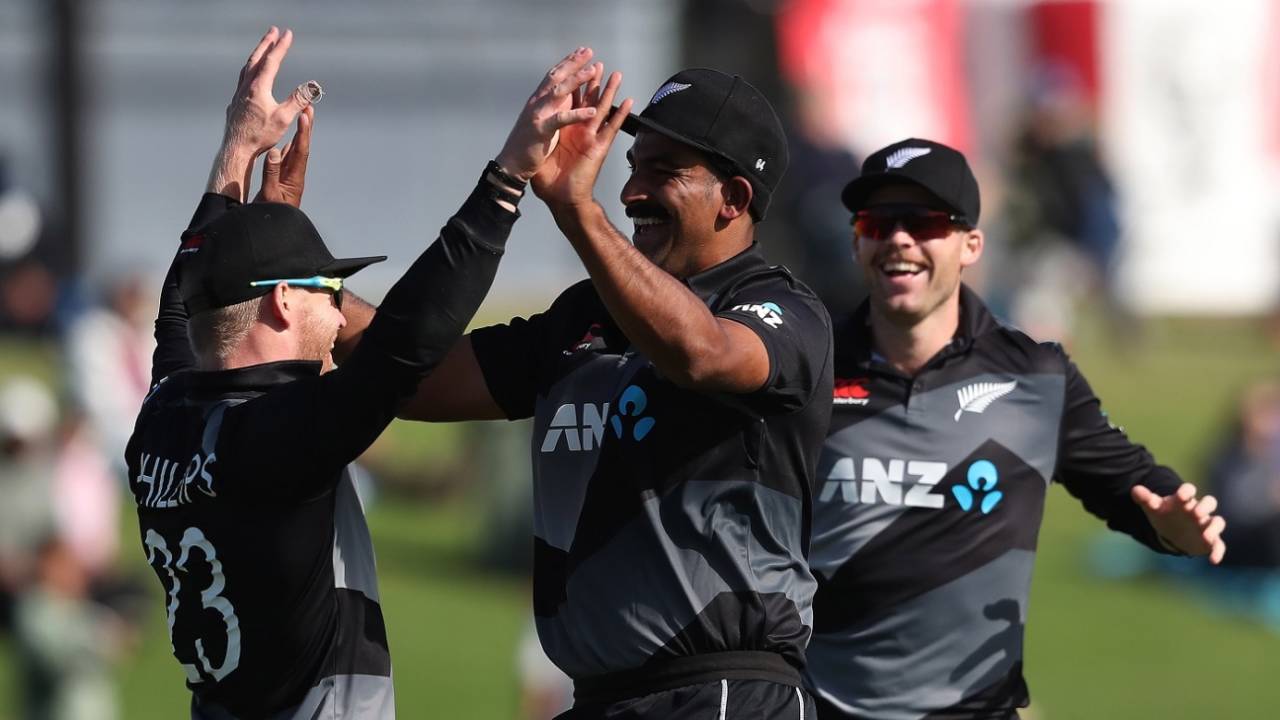 Glenn Phillips, Ish Sodhi and Lockie Ferguson celebrate a West Indies wicket, New Zealand vs West Indies, 2nd T20I, Mount Maunganui, November 29, 2020