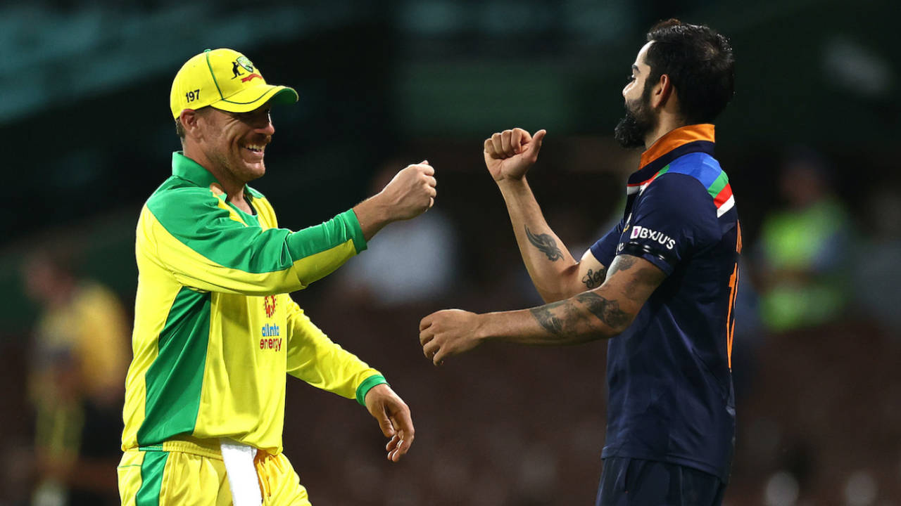 Virat Kohli congratulates Aaron Finch after Australia's win, Sydney, Australia vs India, 1st ODI, November 27, 2020
