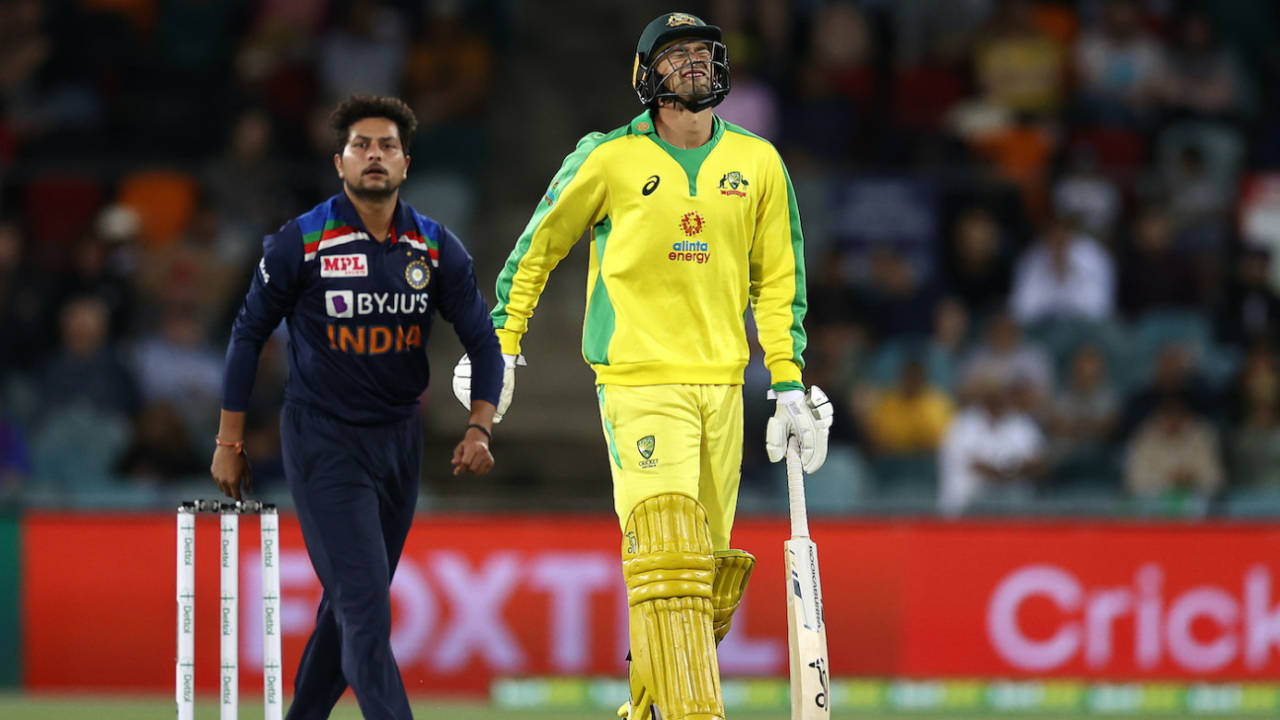 Ashton Agar injured his calf while batting, Australia vs India, 3rd ODI, Canberra, December 2, 2020