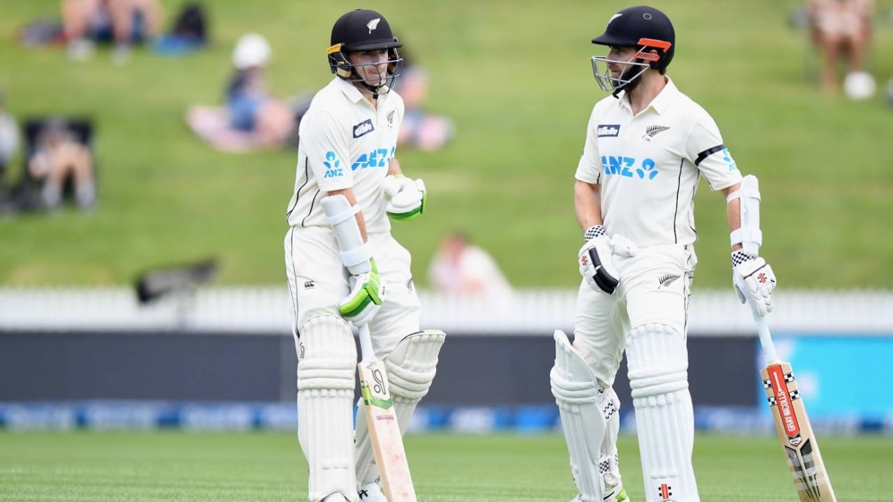 Tom Latham and Kane Williamson chat in the middle, New Zealand vs West Indies, 1st Test, Hamilton, 1st day, December 3, 2020 