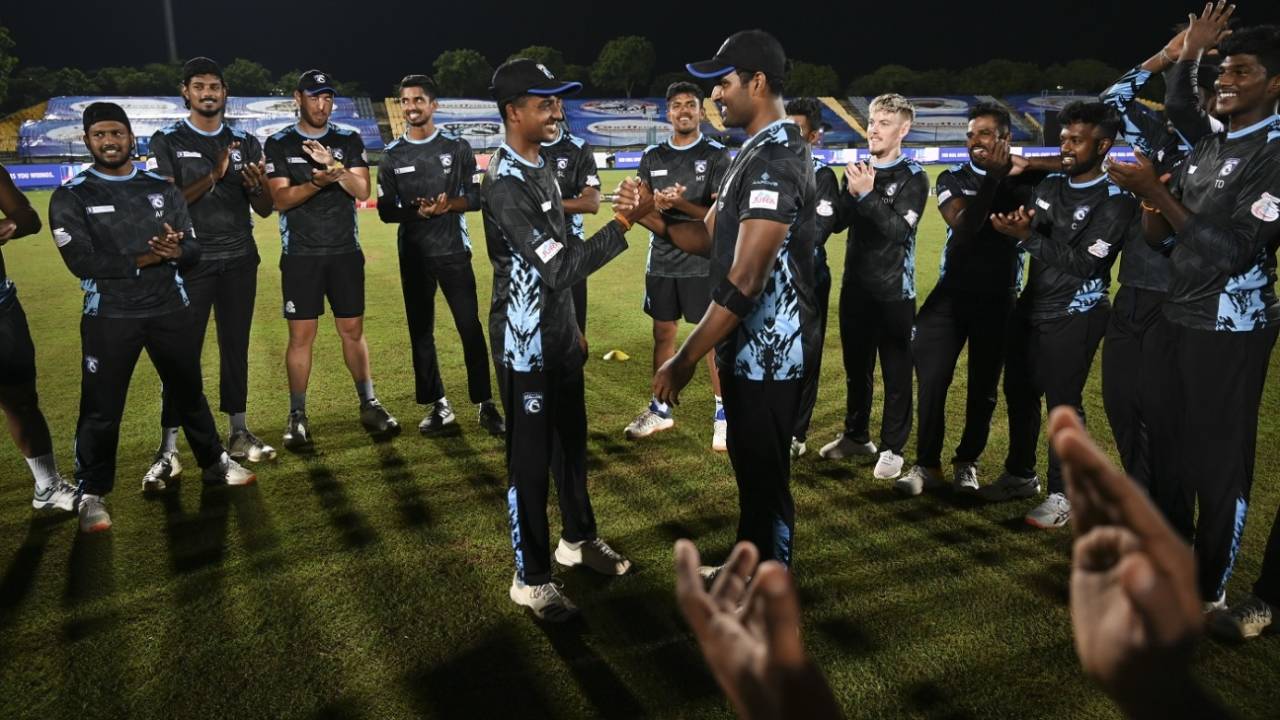 Vijayakanth Viyaskanth receives his maiden T20 cap from Thisara Perera&nbsp;&nbsp;&bull;&nbsp;&nbsp;LPL