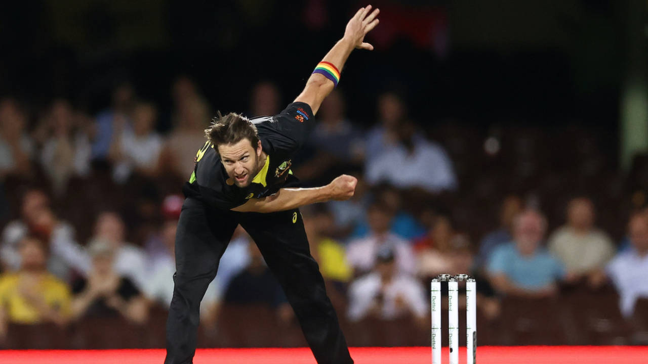 Andrew Tye bowling in his first T20I in two years&nbsp;&nbsp;&bull;&nbsp;&nbsp;Getty Images