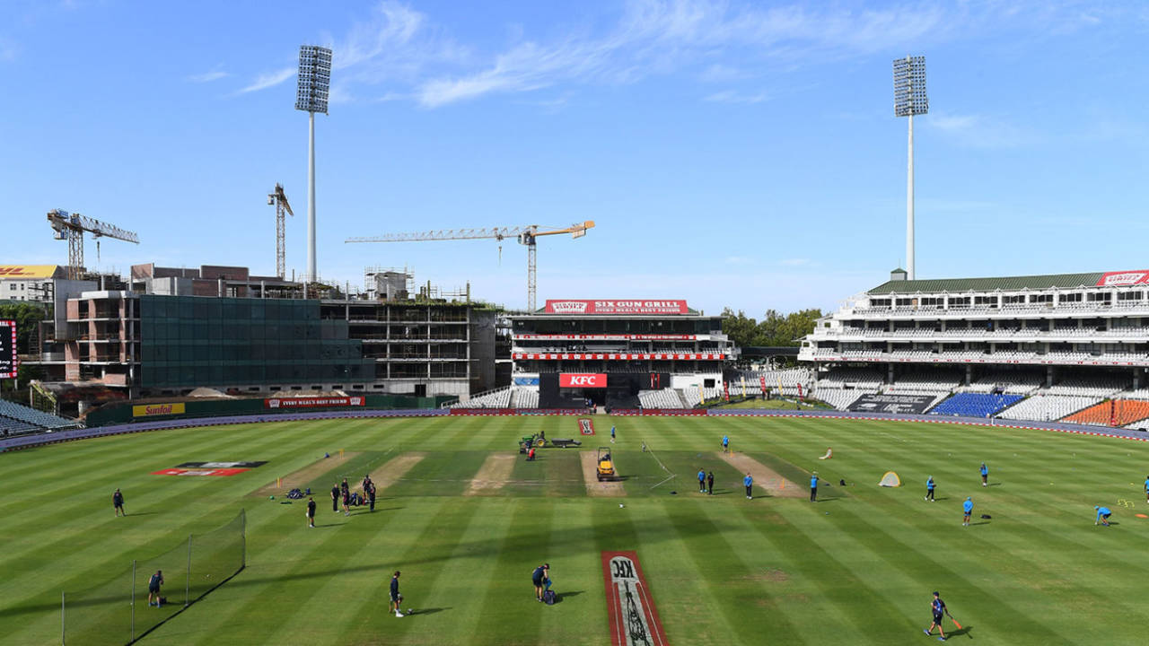 The teams warm up before the toss at Newlands, South Africa v England, 1st T20I, Cape Town, November 27, 2020