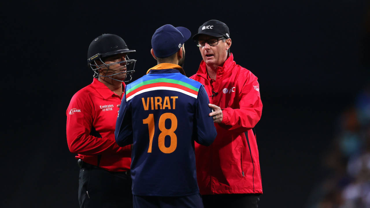Virat Kohli speaks to the umpires after a DRS referral was not allowed, Australia vs India, 3rd T20I, Sydney, December 8, 2020