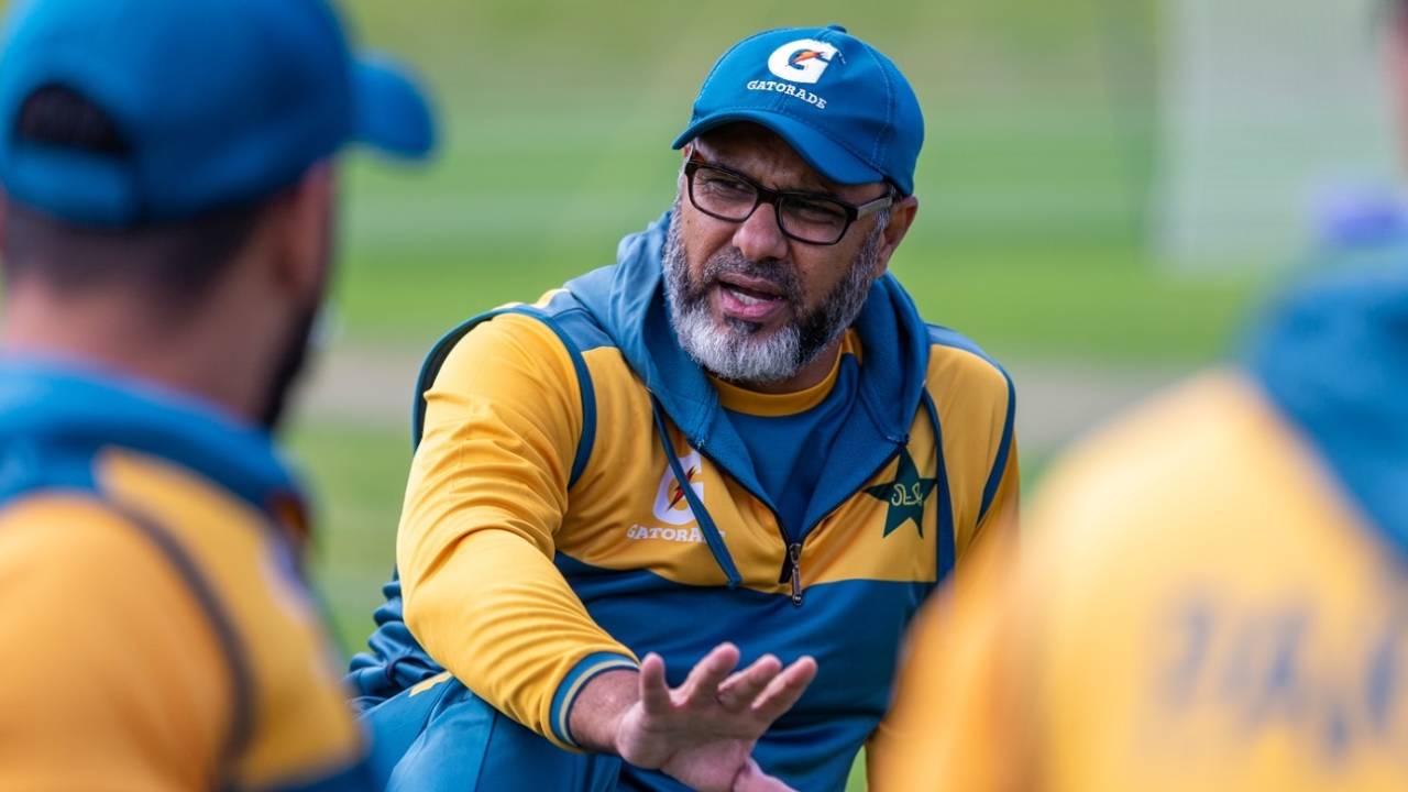 Waqar Younis speaks during a team training session, Queenstown, December 9, 2020
