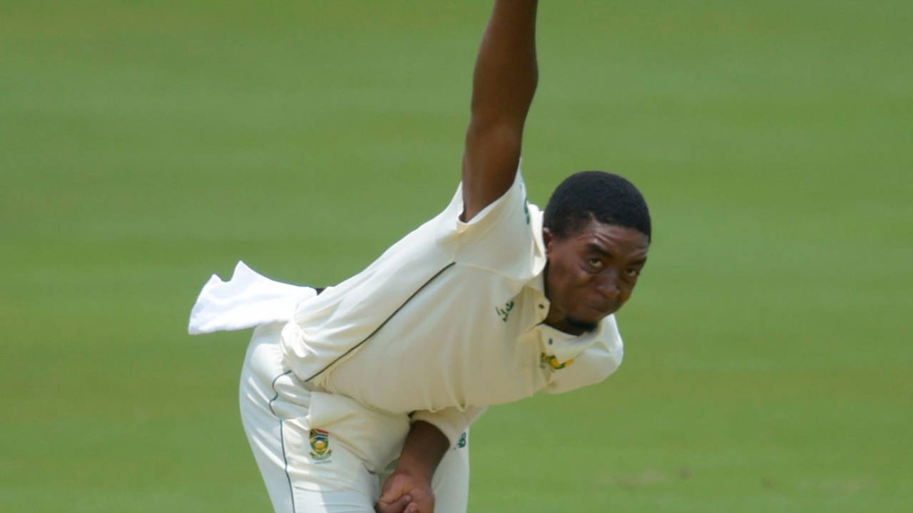 Lutho Sipamla bowls on Test debut, South Africa v Sri Lanka, 1st Test, Centurion, December 26, 2020