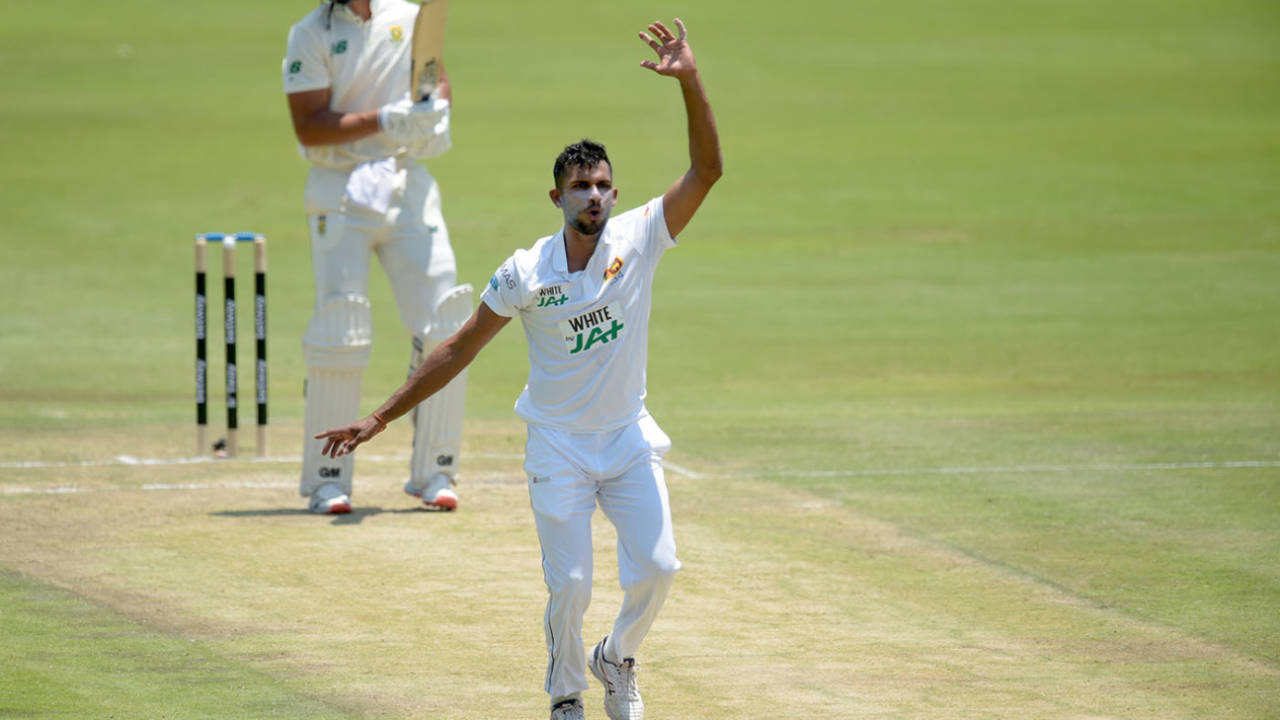 Dasun Shanaka is a batting allrounder but had to toil with the ball, South Africa v Sri Lanka, 1st Test, Day 2, Centurion, December 27, 2020