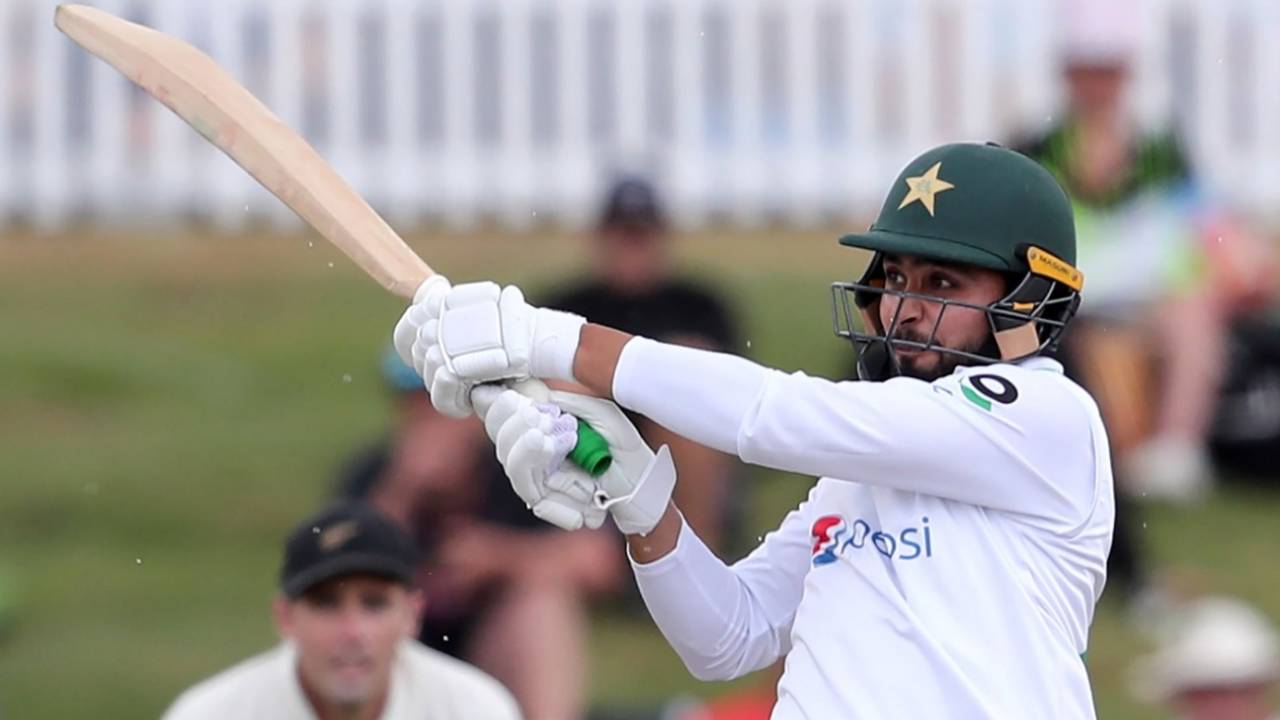 Faheem Ashraf takes on the short ball, New Zealand vs Pakistan, 1st Test, Bay Oval, Day 3, December 28 2020

